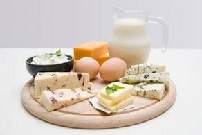 Telur, produk susu rendah lemak dan produk susu fermentasi untuk diet protein
