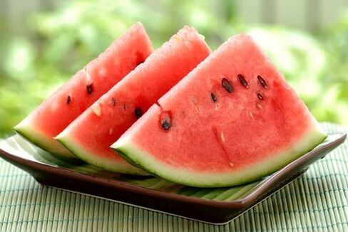 Irisan semangka untuk menurunkan berat badan