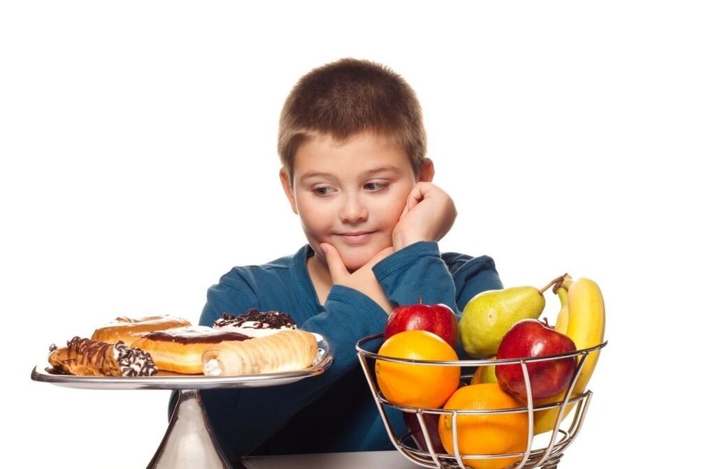 Menghilangkan makanan bergula yang tidak sehat dari pola makan anak-anak demi buah-buahan